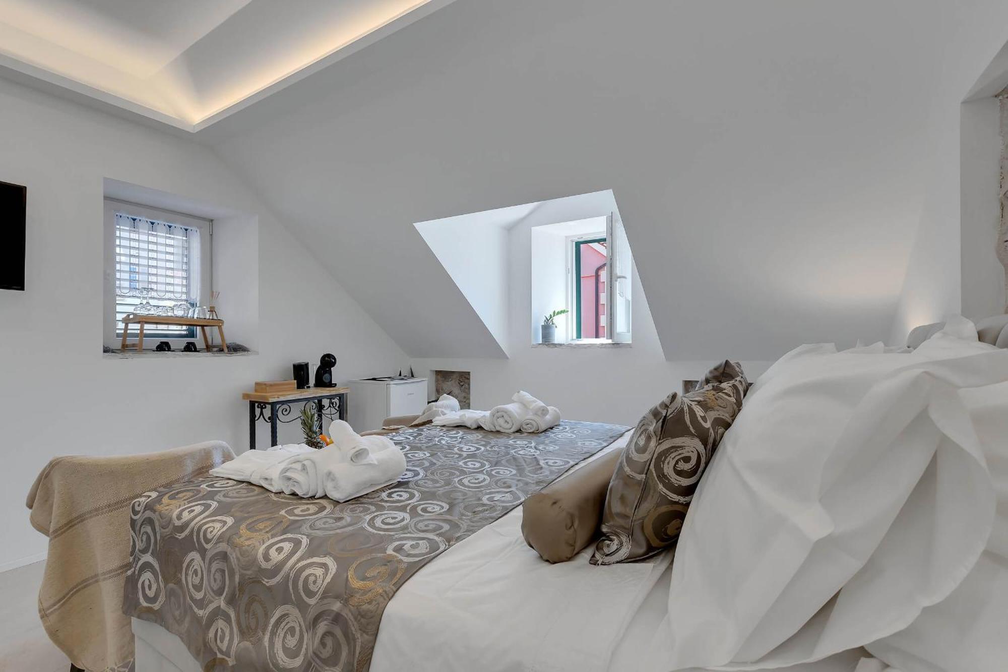 Luxury Rooms Palace B&B マカルスカ エクステリア 写真