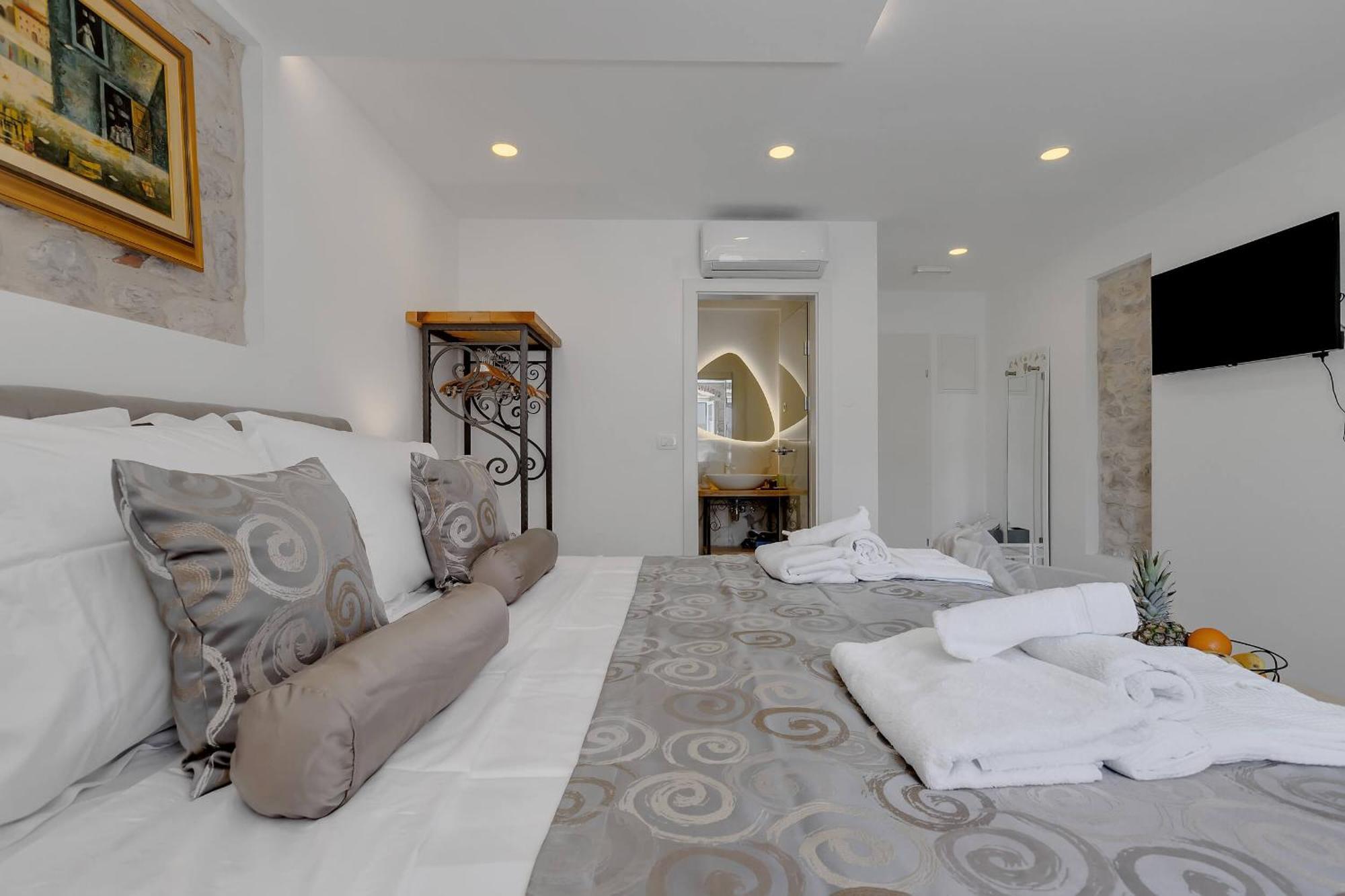Luxury Rooms Palace B&B マカルスカ エクステリア 写真